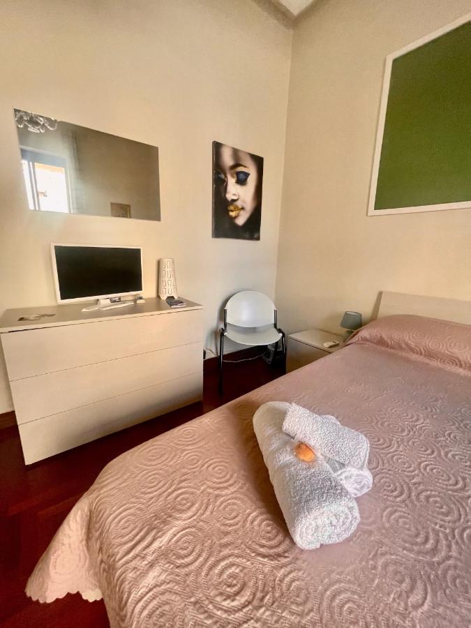 Apartament Dimora Di Maury A Due Passi Dai Trasporti E Da Ballaro Палермо Екстериор снимка