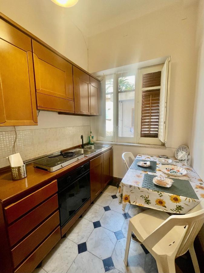 Apartament Dimora Di Maury A Due Passi Dai Trasporti E Da Ballaro Палермо Екстериор снимка