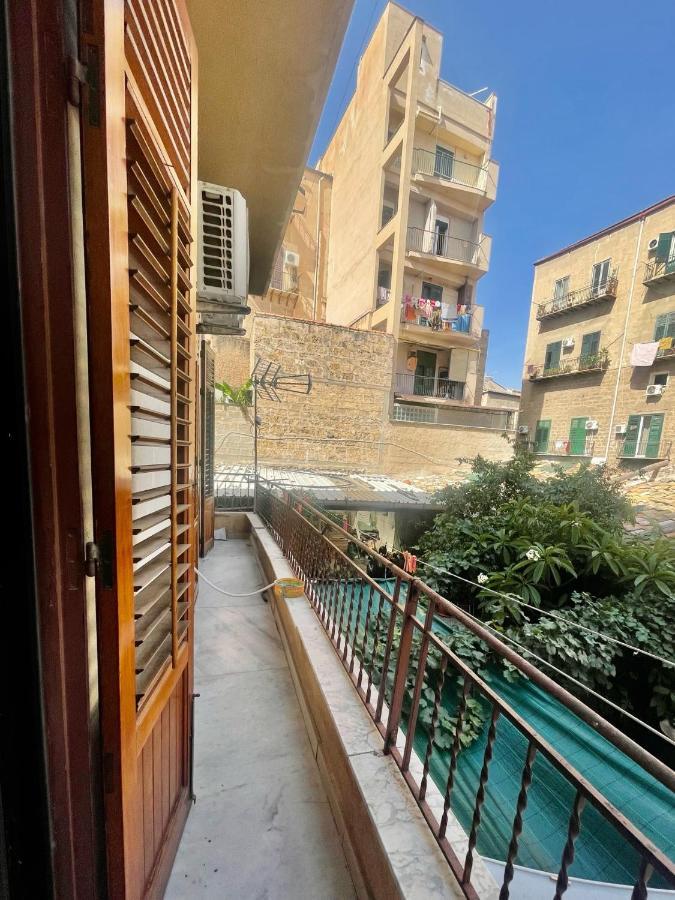 Apartament Dimora Di Maury A Due Passi Dai Trasporti E Da Ballaro Палермо Екстериор снимка